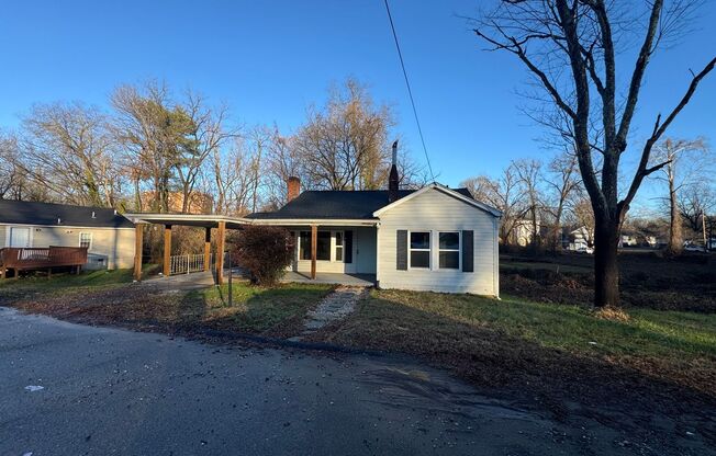 Charming Renovated Ranch Home in the Heart of Statesville
