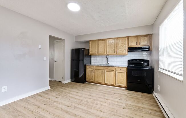 Newly Renovated 2 BR/ 1 BA townhome MOVE-IN SPECIAL