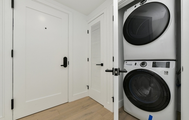 1 bed, 1 bath, 710 sqft, $3,000, Unit 401