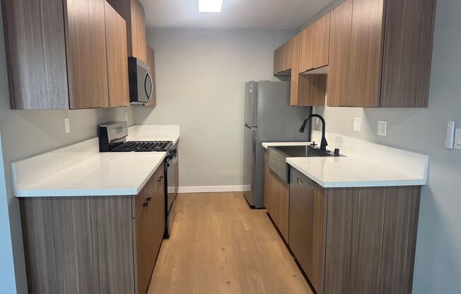 2 beds, 2 baths, 1,000 sqft, $2,960, Unit A23