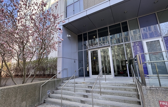 1 bed, 1.5 baths, 817 sqft, $3,800, Unit 702