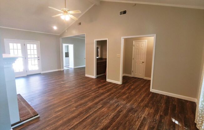 Welcome Home to 2112 Hinson #4 Little Rock, for rent - *Please read the full description*