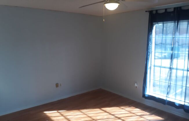 2 beds, 2 baths, $995