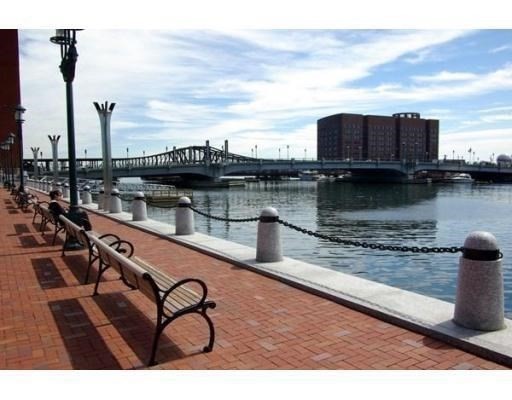 Studio, 1 bath, 422 sqft, $3,400, Unit 14V