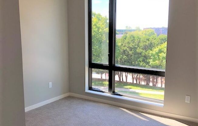 2 beds, 2 baths, 938 sqft, $1,950, Unit 204