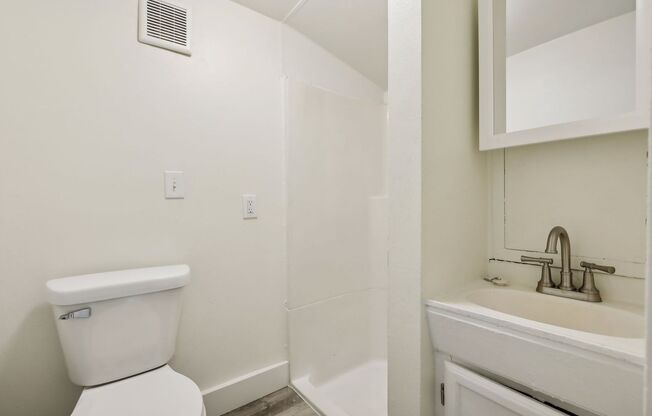 1 bed, 1 bath, $1,050, Unit Unit 1