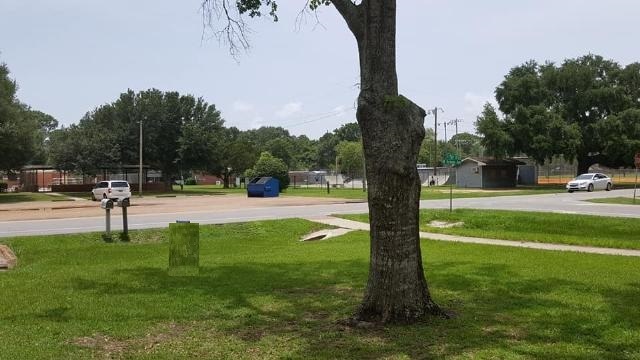 2 beds, 1 bath, 800 sqft, $1,025, Unit Unit A - 220 W Verbena Ave, Foley *key 16*