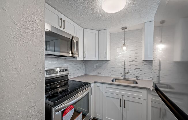 1 bed, 1 bath, 550 sqft, $1,280, Unit 13