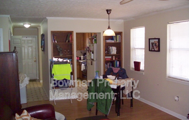 132 OXFORD CT