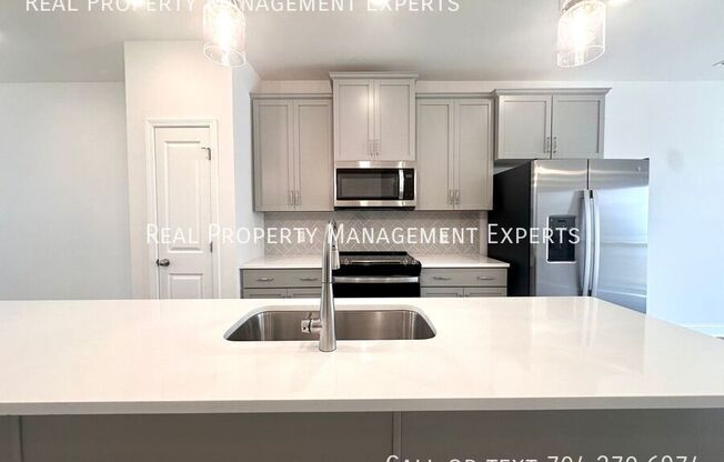 5008 LAYMAN DR