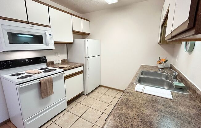 2 beds, 1 bath, 795 sqft, $865, Unit 1430-303