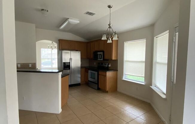 3 beds, 2 baths, $1,525