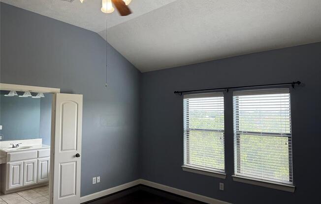 1711 STACY CRES