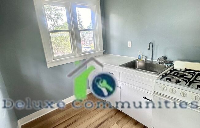 1 Bed, 1 Bath Upstairs Unit - Move in Ready!