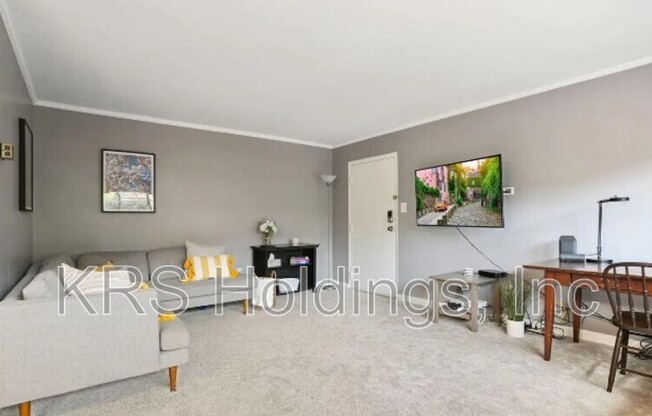 1521 S GEORGE MASON DR