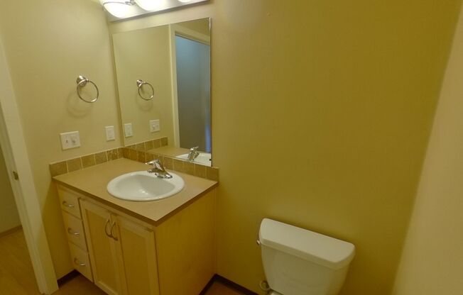 3 beds, 2 baths, 967 sqft, $2,400, Unit 305