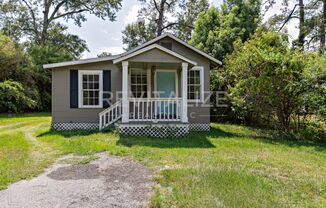 Updated 2 Bed 1 Bath Close to I-10, I-65, and HWY-90