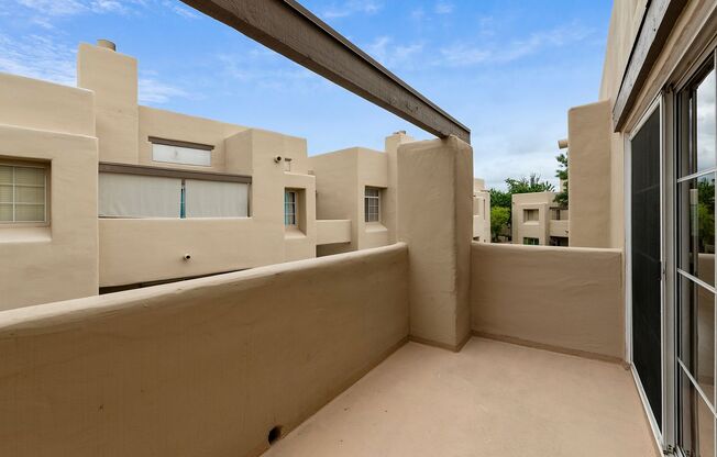 2 beds, 2 baths, $2,000, Unit Unit 2093
