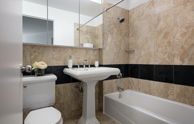 1 bed, 1 bath, $5,025, Unit 11M