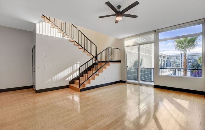 Loft 5 #310- Stunning 1Bd/2.5Ba Two Level Loft Offers 1776sf of Expansive Spacing