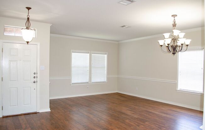 Exceptional one-story in the great golf community of Forest Creek