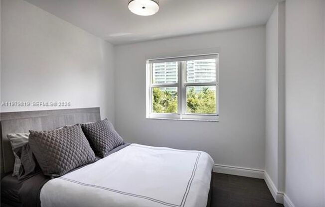 3 beds, 3 baths, 1,601 sqft, $5,400, Unit 19900 E Country Club Dr # 311
