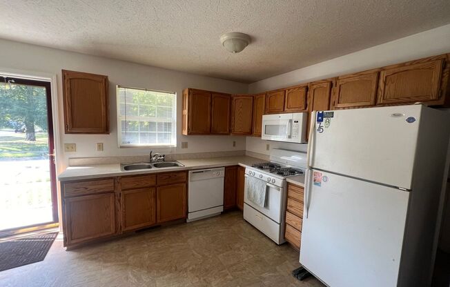 3 beds, 2 baths, $1,500