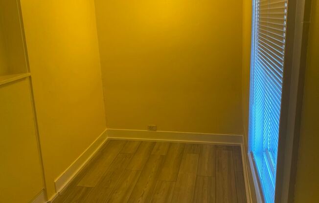 Recently updated - 4 Bedroom, 1 bath home on Chambers Street!