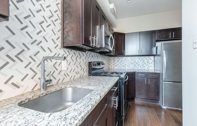 3 beds, 1 bath, 1,000 sqft, $1,995, Unit 1422-E