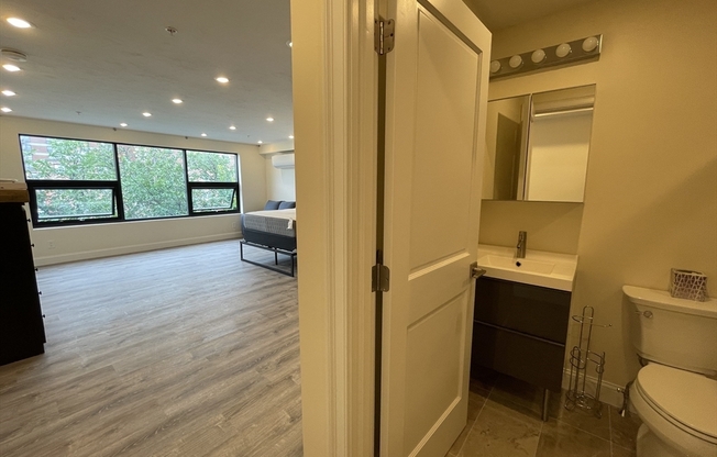 Studio, 1 bath, 500 sqft, $2,900, Unit 305