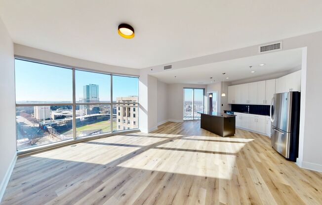 333 W Trade Street #1207