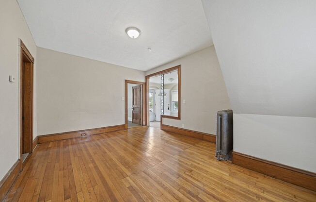 3 beds, 1 bath, 1,200 sqft, $2,500, Unit 28