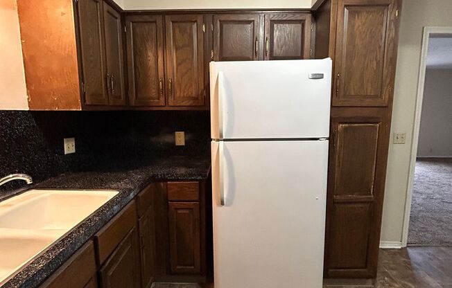 2 beds, 2 baths, 1,200 sqft, $940, Unit #12