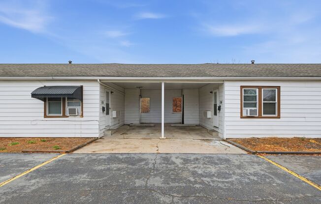 2 beds, 1 bath, 650 sqft, $950, Unit 1015 N Scott Avenue #109