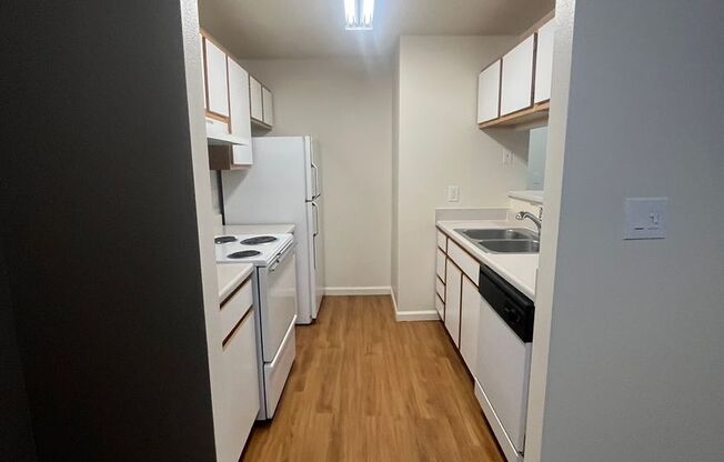 2 beds, 2 baths, 1,080 sqft, $1,189, Unit 42