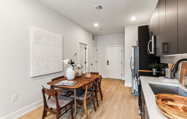 1 bed, 1 bath, 675 sqft, $1,625, Unit 114