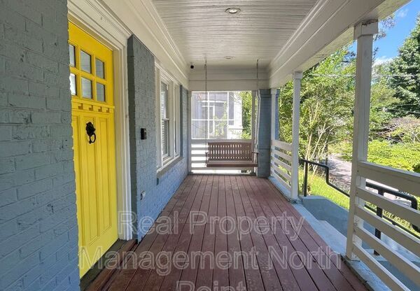 954 BYRON DR SW