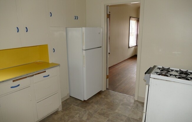 Studio, 1 bath, $1,150, Unit Interstate A