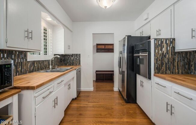 GORGEOUS PHOENIX MID-CENTURY ON A HUGE LOT!