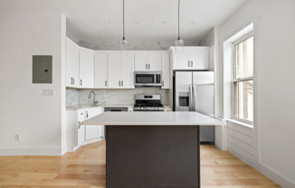 1661 10 AVE