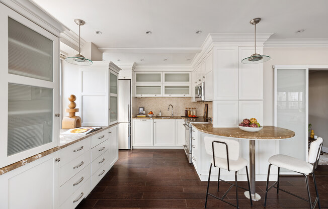 1 bed, 1 bath, 900 sqft, $7,950, Unit 19N