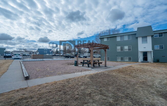 1 bed, 1 bath, 605 sqft, $895, Unit F301