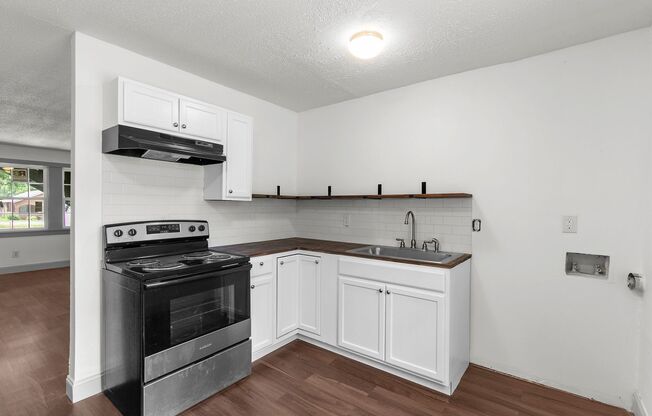 2 beds, 1 bath, $895, Unit Unit 2