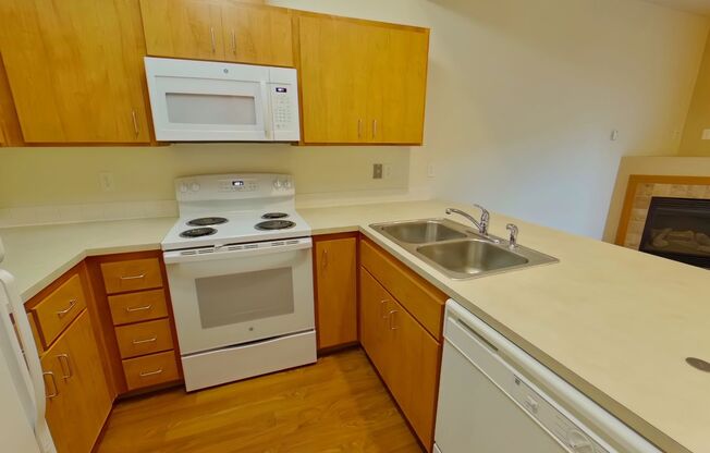 2 beds, 1.5 baths, $1,675, Unit 7