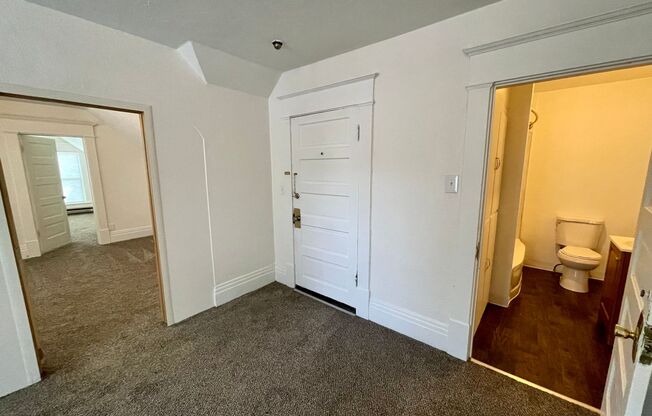 1125 W 11th Ave - 14 Unit