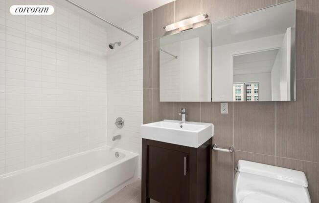 2 beds, 1 bath, $5,000, Unit 11M