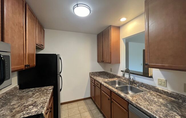 2 beds, 1 bath, $1,495