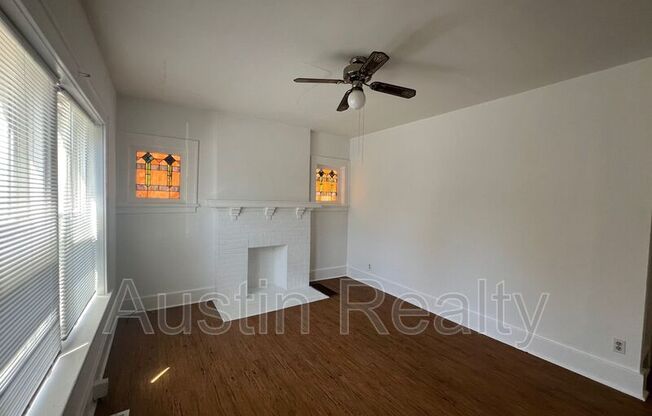 4443 PERSHING AVE