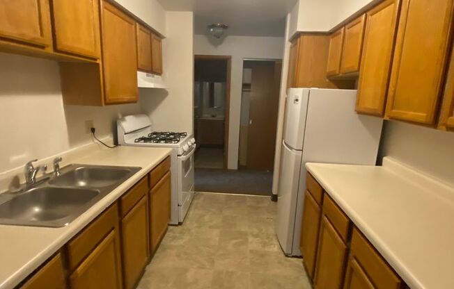 2 beds, 1.5 baths, 963 sqft, $1,299, Unit 5166 C04