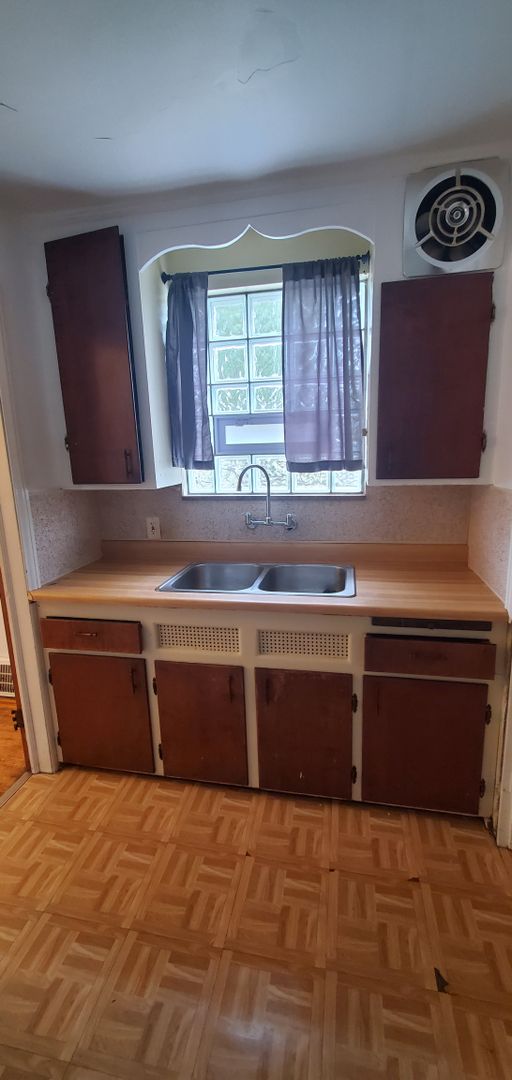 2 Bedroom-1 Bath-$1100/month